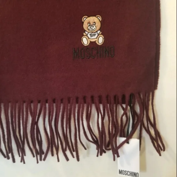 NWT Moschino Unisex Teddy Bear Scarf with fringe in Burgundy - Picture 2 of 6